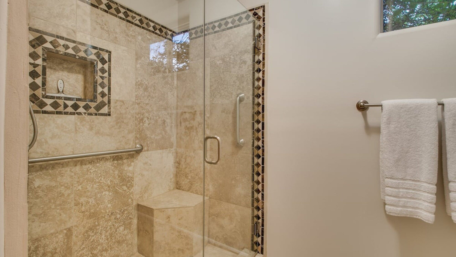 Bathroom 3, Stunning Private & Modern N. Scottsdale Estate!, Maricopa