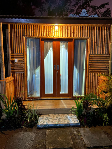 Exterior 17