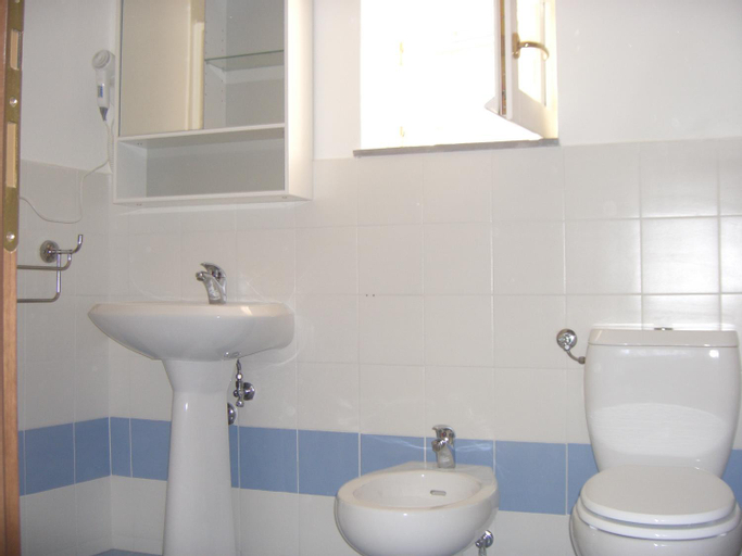 Bathroom 4