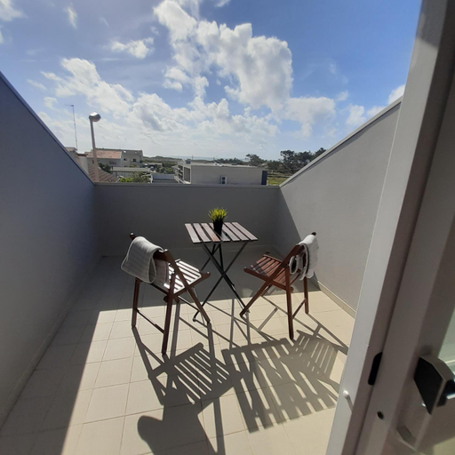 Others 2, SUN & SAND GUESTHOUSE, Esposende