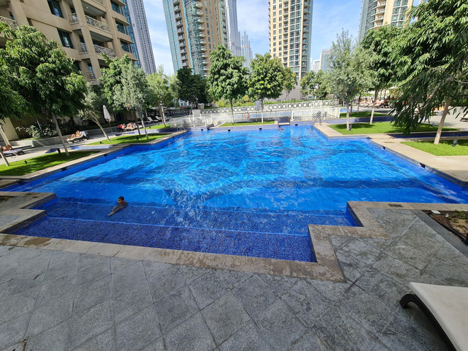 Outdoor pool 5, Marco Polo - 2 BR with Burj Khalifa View - 5 min to Dubai Mall, Dubai