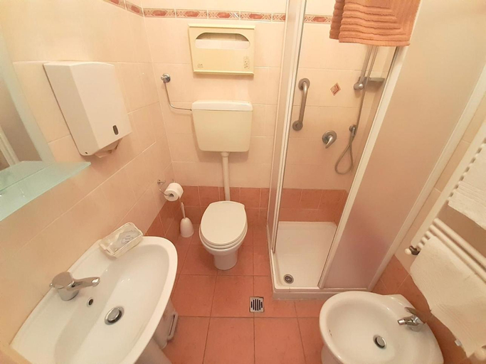 Bathroom 4, Albergo in Centro, Torino