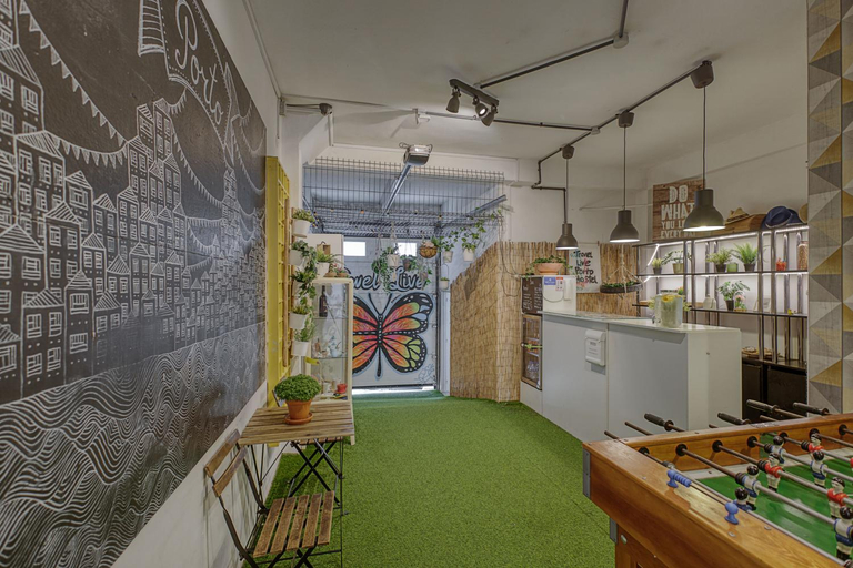 Others 5, Travel & Live Hostel, Porto