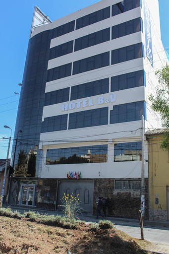 Exterior & Views