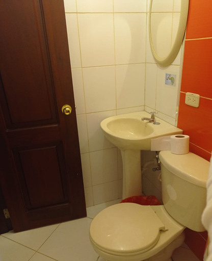 Bathroom 4, Hotel Ritzor, Latacunga