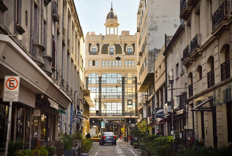 Others 5, Hotel Palacio, Montevideo