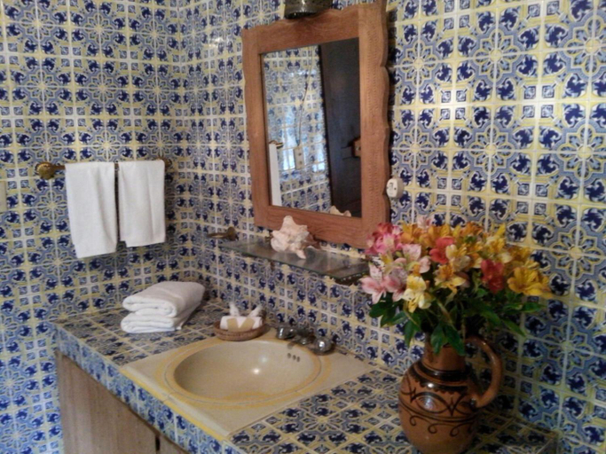 Bathroom 4, La Casona Breakfast & Wellness Center, Valle de Bravo