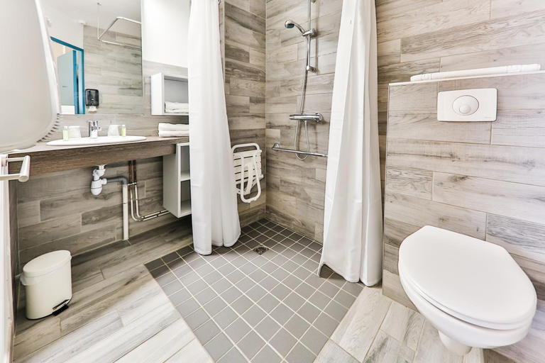 Bathroom 4, Hotel du Trégor, Côtes-d'Armor