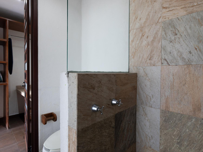 Bathroom 5, Hotel Santa Rosa, Valle de Bravo