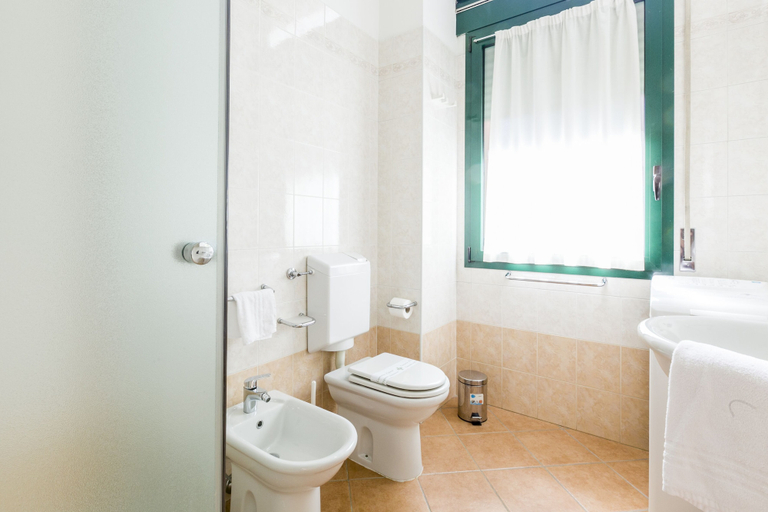 Bathroom 3, Casa Temporanea, Bologna