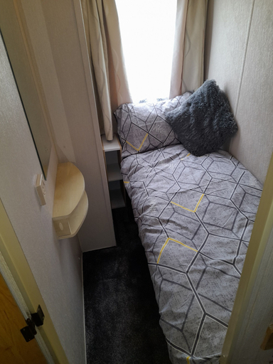 Bedroom 2, Charming 4-bedroom 8 Berth Caravan in Skegness, Lincolnshire