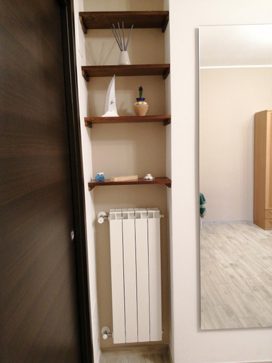 Bedroom, Il labirinto, L'Aquila
