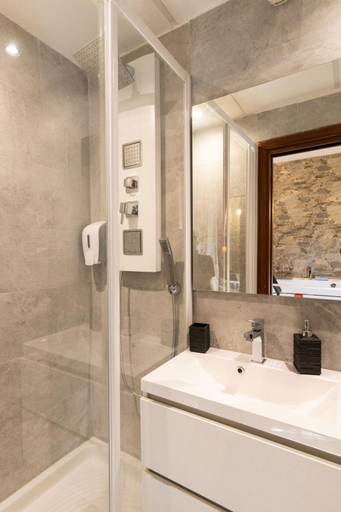 Bathroom 3, Il Gladiatore, Rome