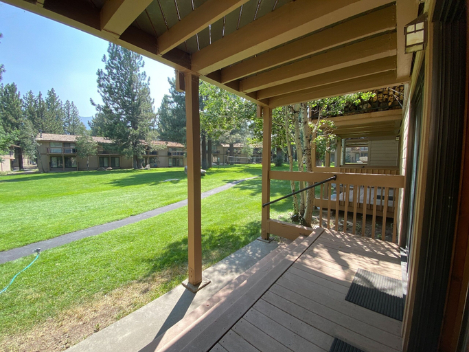 Property grounds 3, Villa de los Pinos 30 Great Complex Amenities, Walk to Town by RedAwning, Mono