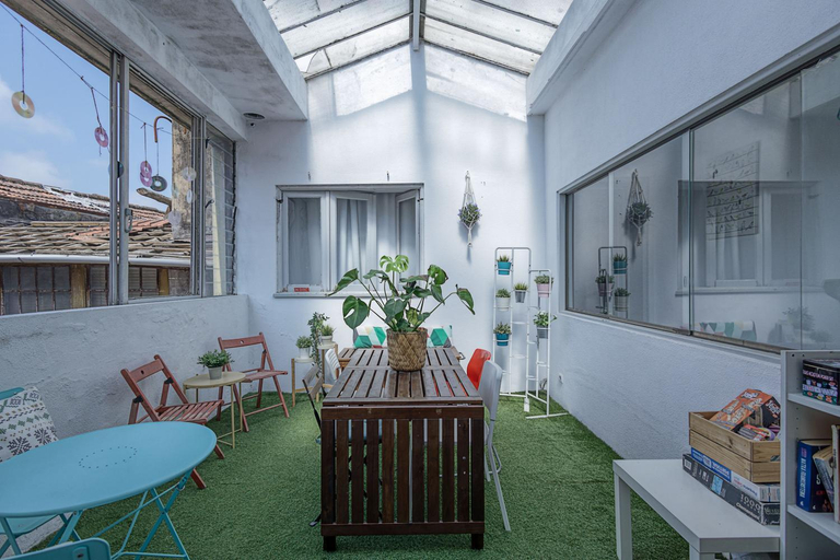Others 4, Travel & Live Hostel, Porto