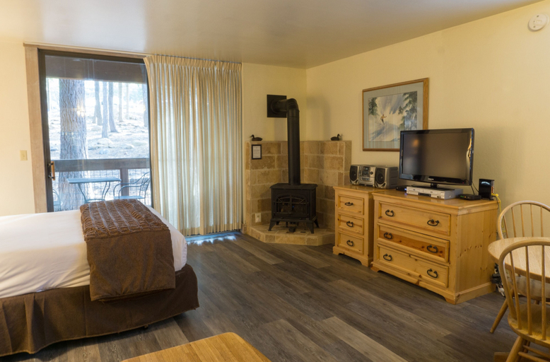 Room 2, 3159 Aspen Grove, Placer