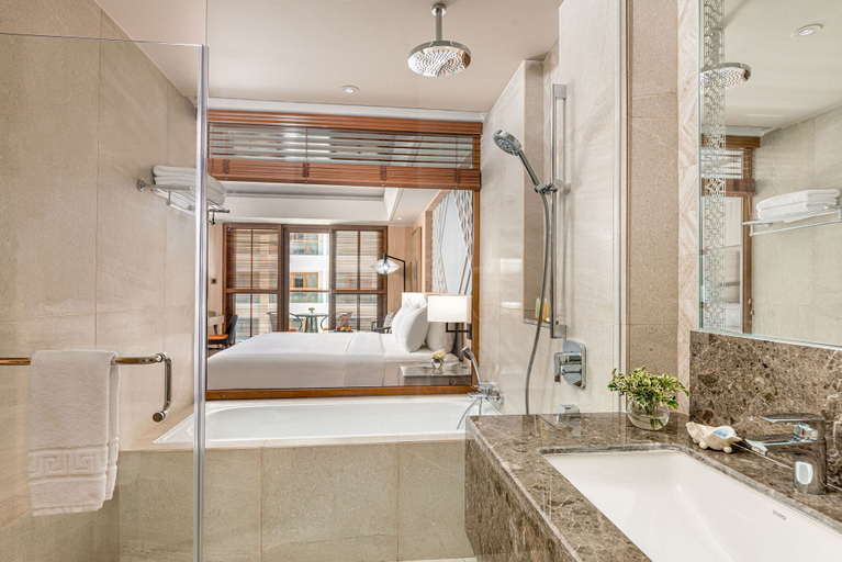 Bathroom 5, Henann Premier Coast Resort, Panglao