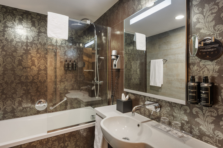 Bathroom 5, Eurostars Palazzo Zichy, Budapesti