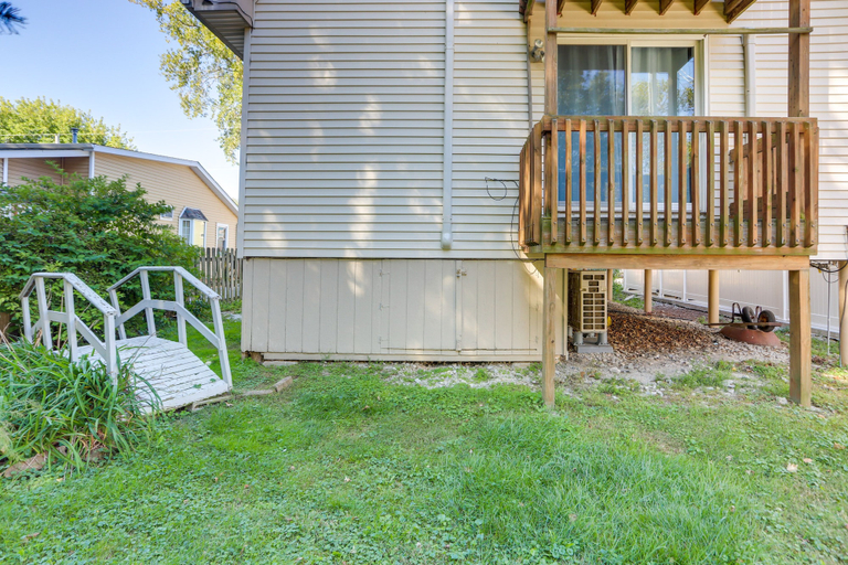 Exterior & Views 2, Oak Harbor Lake Home w/ 4 Decks + Seating!, Ottawa