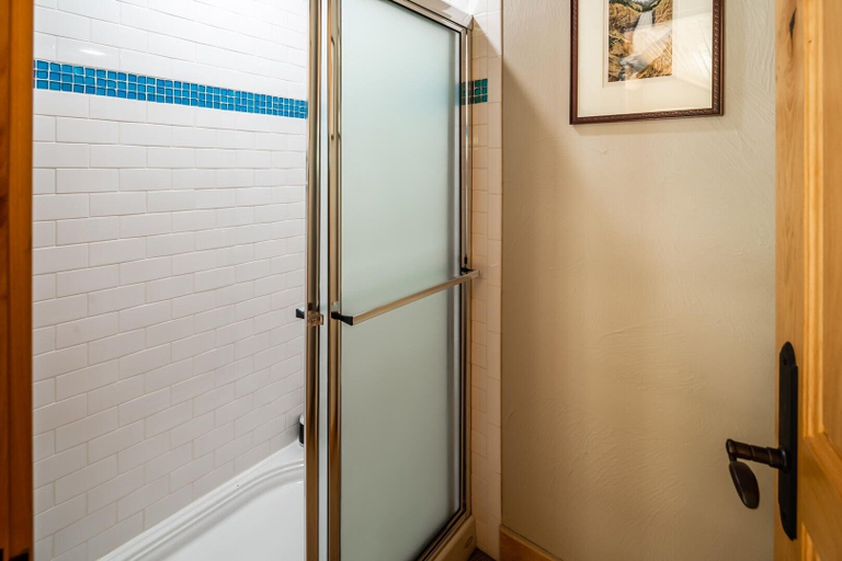Bathroom 3, Penthouse 3 3 Bedroom Lodge by Moonlight Basin Lodging, Madison