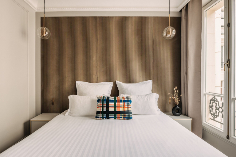 Bedroom 3, HIGHSTAY - Luxury Serviced Apartments - Rue de Rivoli, Paris