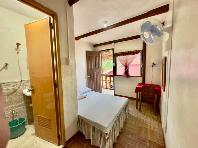 Bedroom 2, Darpins Guesthouse, Dauin
