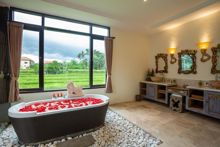 Bathroom 12