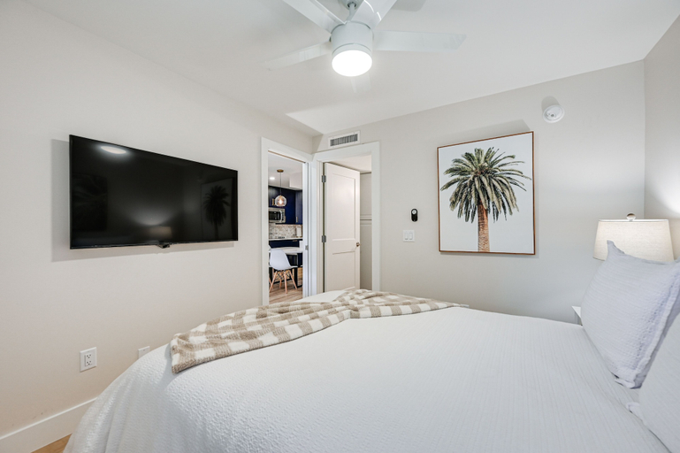 Bedroom 4, Sleek Coastal Abode: 1 Block to Naples Beach!, Collier