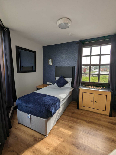 Bedroom 3, Cornmill Hotel, Kingston upon Hull