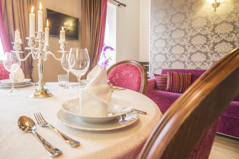 Food & Drinks 5, Lady Capulet Apartments, Verona