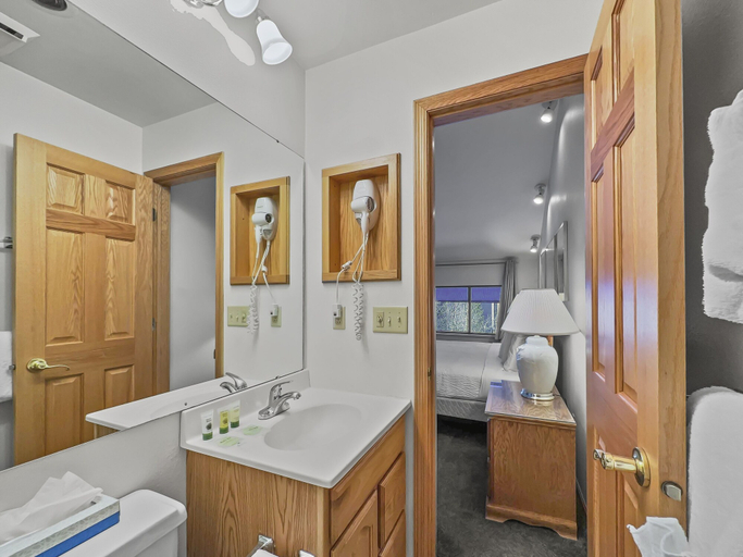 Bathroom 3, Cj404 Copper Junction 3 Bedroom Condo by RedAwning, Summit