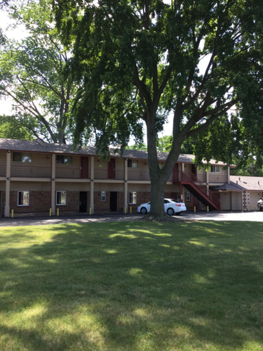 Others 5, Best Motel, Lucas