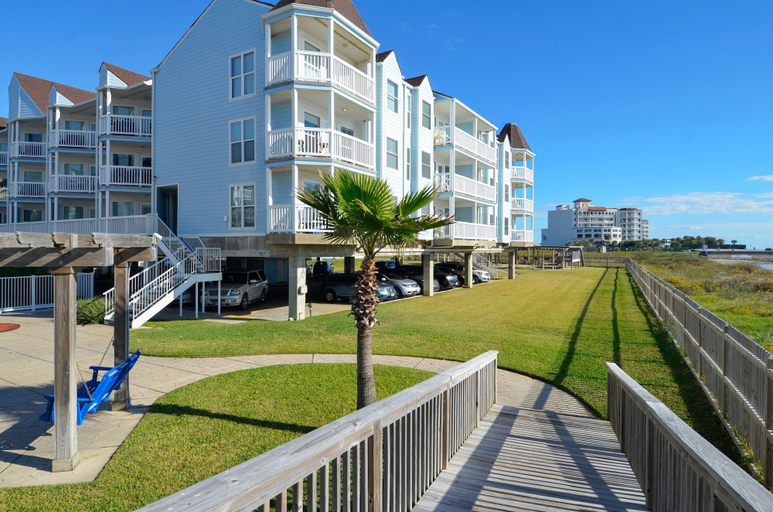 Property grounds 5, Seascape 2207 1 Bedroom Apts by RedAwning, Galveston