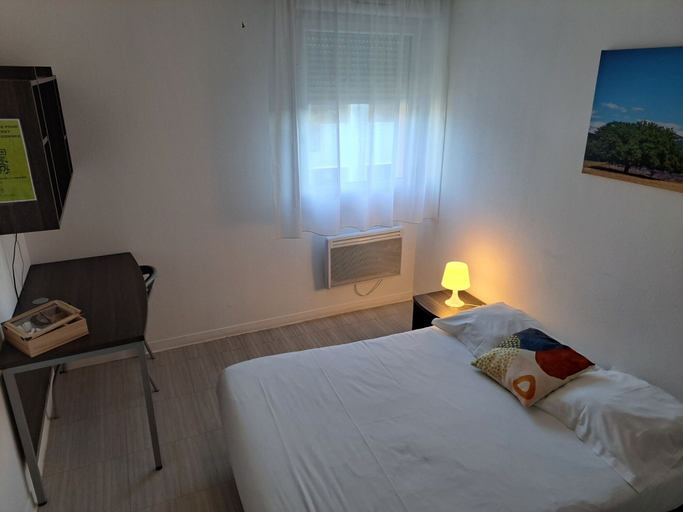 Bedroom 3, Les Académies Aixoises, Bouches-du-Rhône