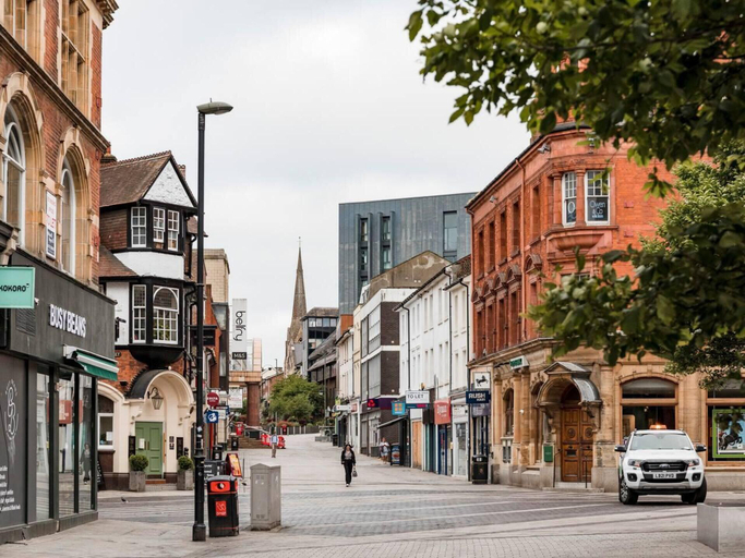Others 5, Belfry Quarters Sleeps 2 Free Wifi, Surrey