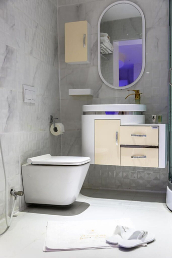 Bathroom 3, White Deck Beach Resort, Eti-Osa