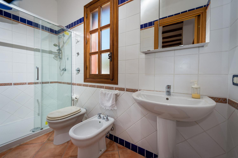 Bathroom 2, NUOVA Villa Intera Guidaloca, Trapani