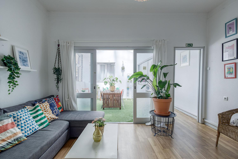Others 2, Travel & Live Hostel, Porto