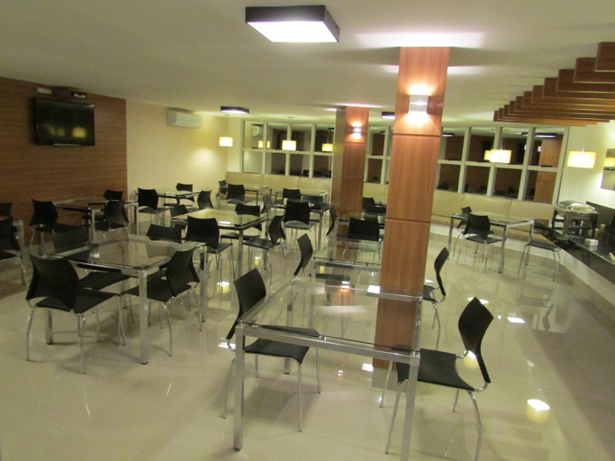 Others 2, Hotel Master, Governador Valadares