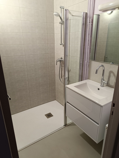 Bathroom 5, La Mansio de Bons, Isère