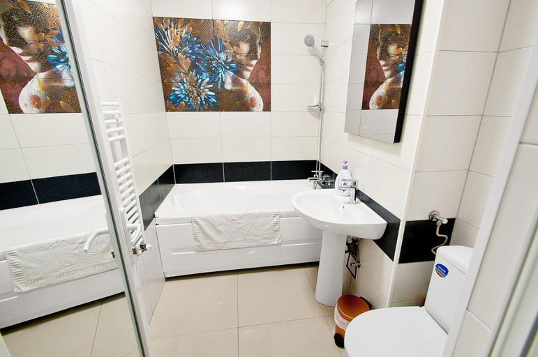 Bathroom 2, Blue Studio, Galati