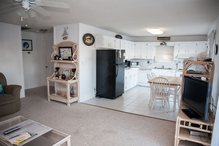 Private kitchen 3, Native Sun 2 Bedroom Cottage by RedAwning, Dare