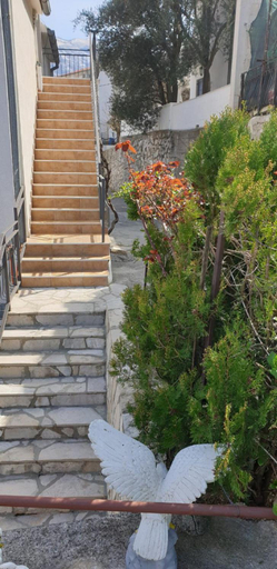 Others 3, Apartment Mirjana