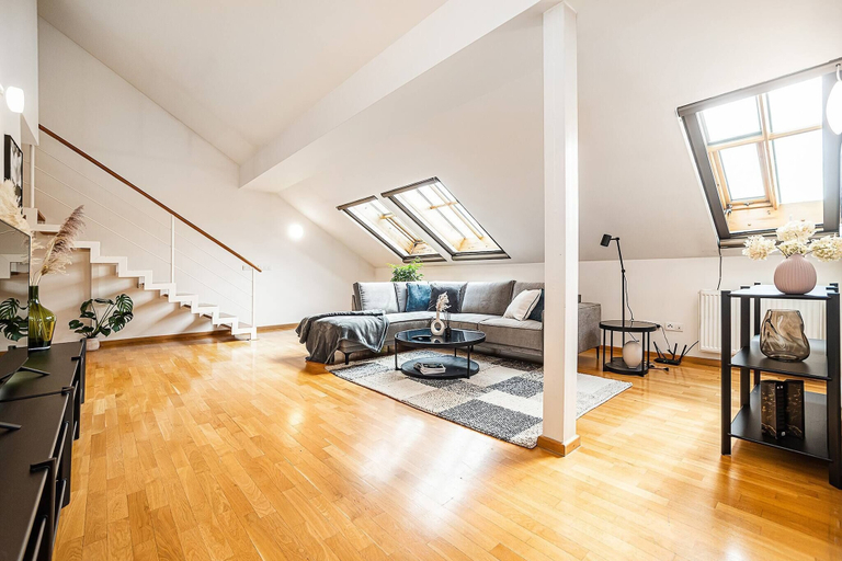 Others 3, Lavish And Chic Duplex Apartment for Families and Couples, Praha 5