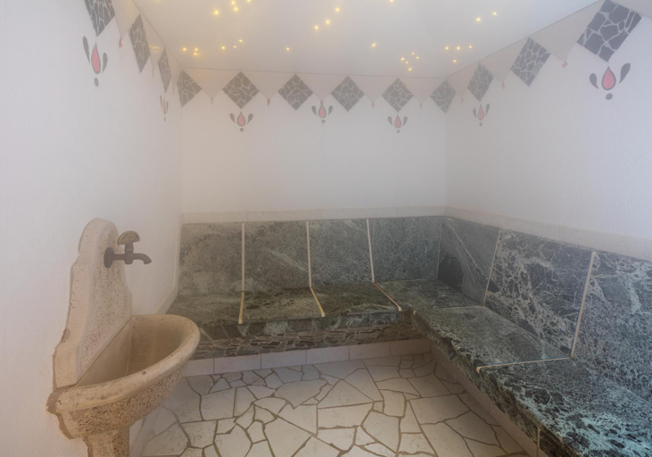 Bathroom 5, Hotel Seelaus, Bolzano