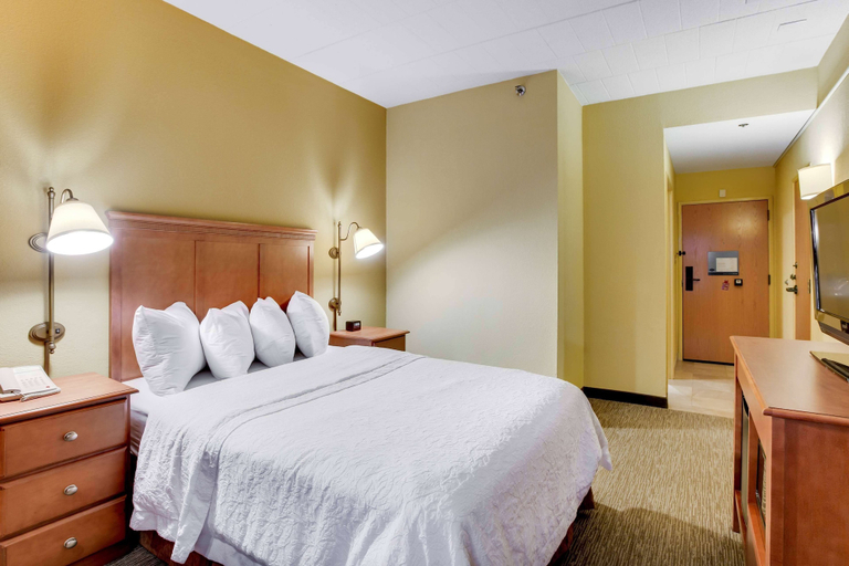 Bedroom 3, Wingate by Wyndham Cranberry, Butler