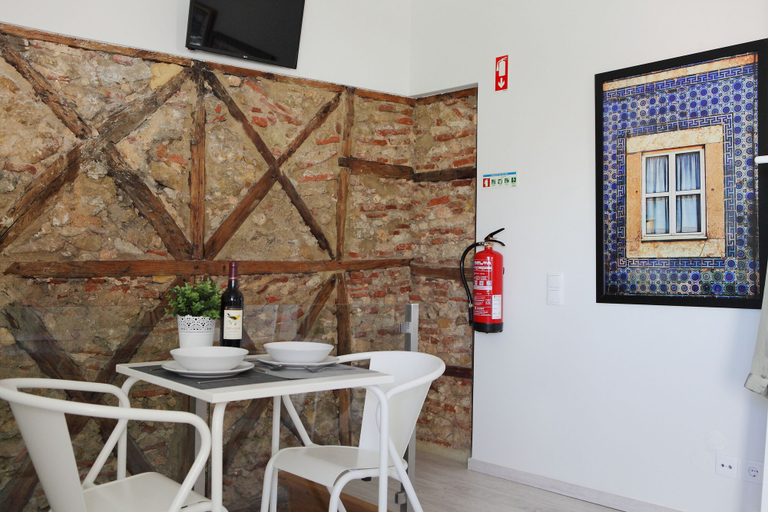Others 5, Villa Sta.Marinha, Lisbon