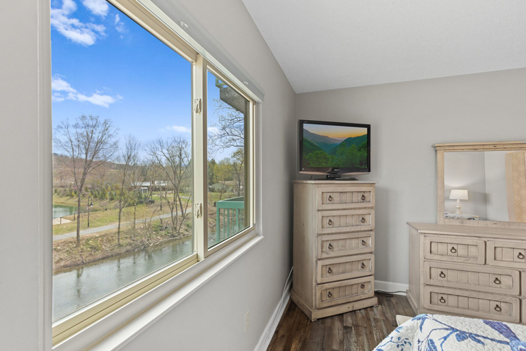 Bedroom 2, River View, Sevier