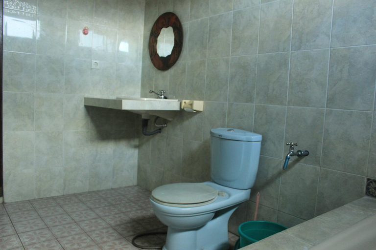 Bathroom 17