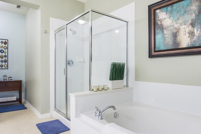 Bathroom 3, Orlando Escape, Orange